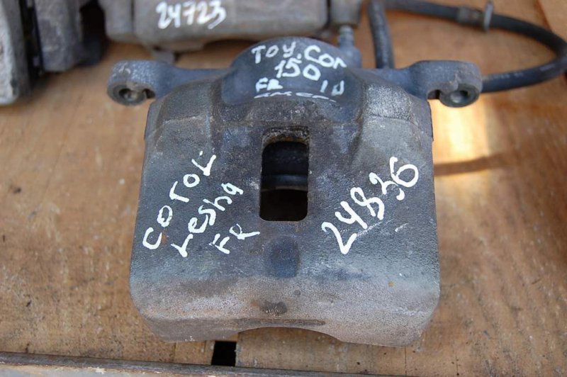 Суппорт тормозной передний левый TOYOTA COROLLA 120 00-07 Б/У