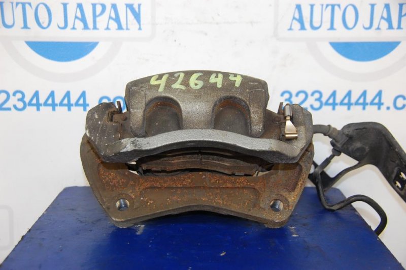 Суппорт тормозной передний левый INFINITI M35/M45 04-10 41011-EG50A Б/У