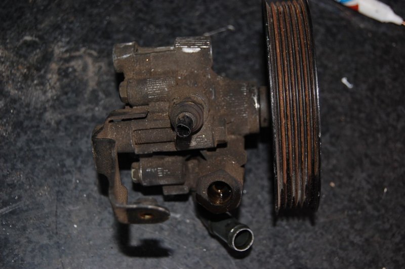 Насос ГУР TOYOTA CELICA 99-06 Б/У