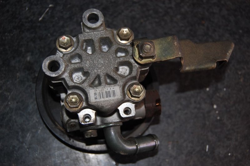 Насос ГУР TOYOTA CELICA 99-06