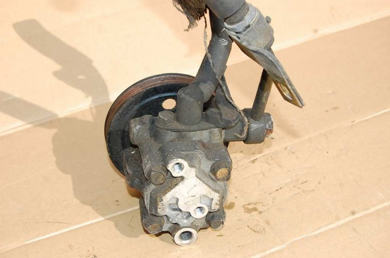 Насос ГУР MAZDA 929 HC 86-91 H347-32-600A Б/У