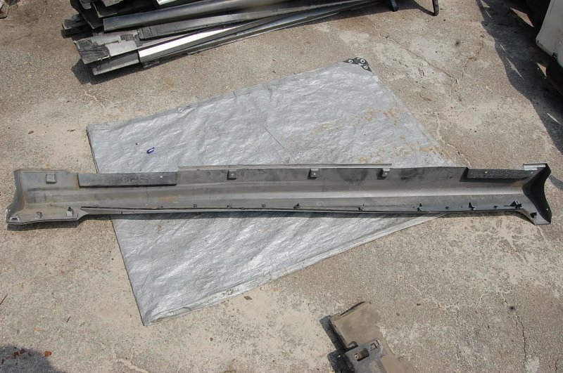 Накладка порога наружная левая M35/M45 04-10