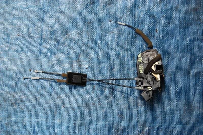 Замок двери задний правый M35/M45 04-10 Замок двери задний правый M35/M45 04-10