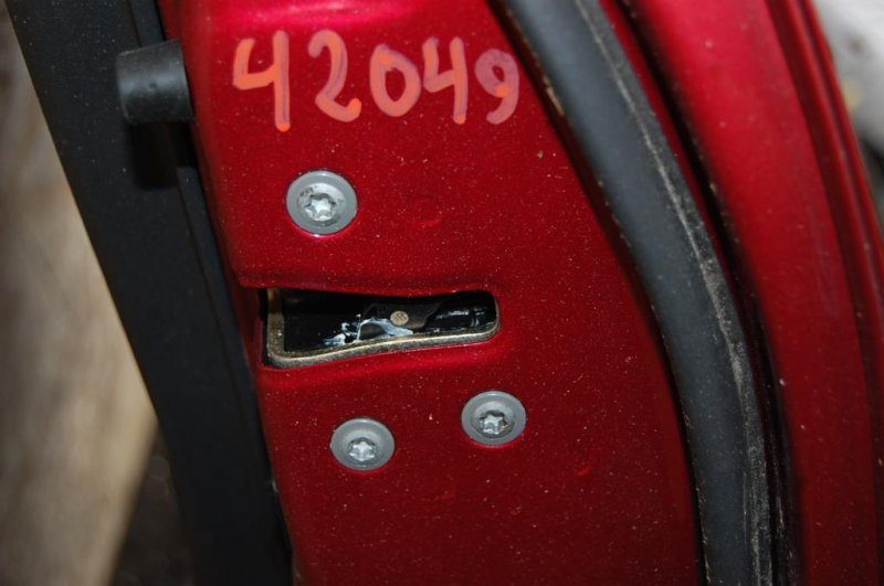 Запчасть замок двери задний правый TOYOTA MATRIX 02-08 88969882 Б/У Замок двери задний правый TOYOTA MATRIX 02-08 88969882 Б/У