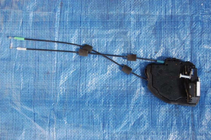 Замок двери задний правый RAV4 05-12 Замок двери задний правый RAV4 05-12