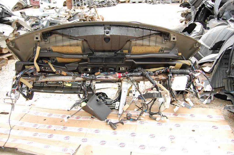 Запчасть торпедо NISSAN MURANO Z50 02-07 68100-CC001 Б/У Торпедо NISSAN MURANO Z50 02-07 68100-CC001 Б/У