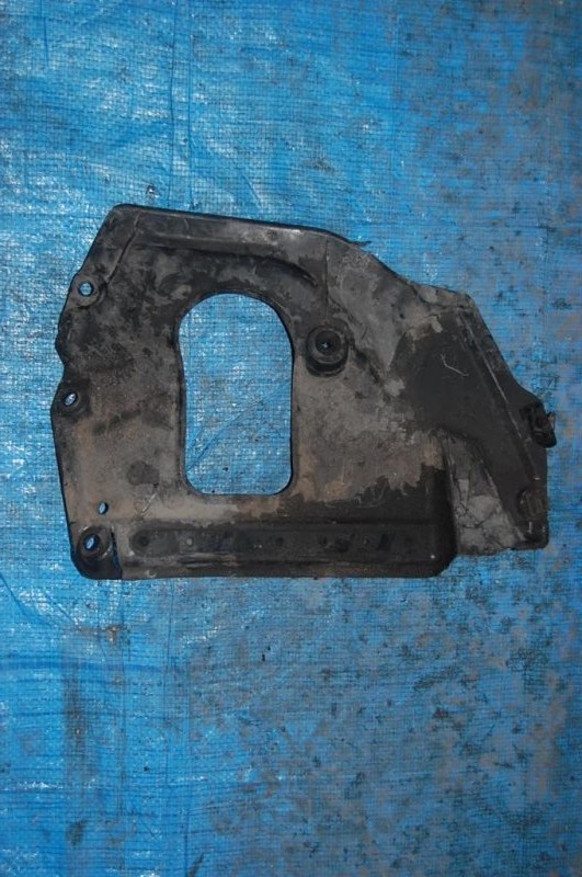 Подкрылок левый LX570 07-15