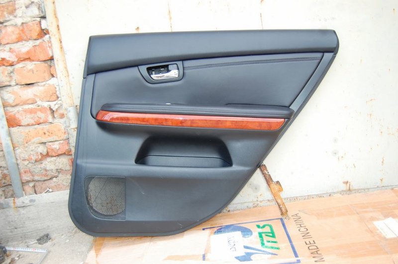 Карта двери задняя правая LEXUS RX300/330/350/400 03-09 67630-0E010-C1 Б/У