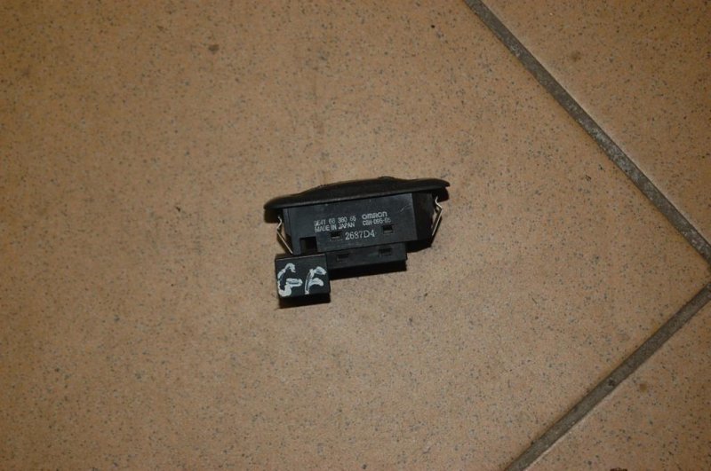 Кнопка стеклоподъемника 626 GF 97-02 Кнопка стеклоподъемника 626 GF 97-02