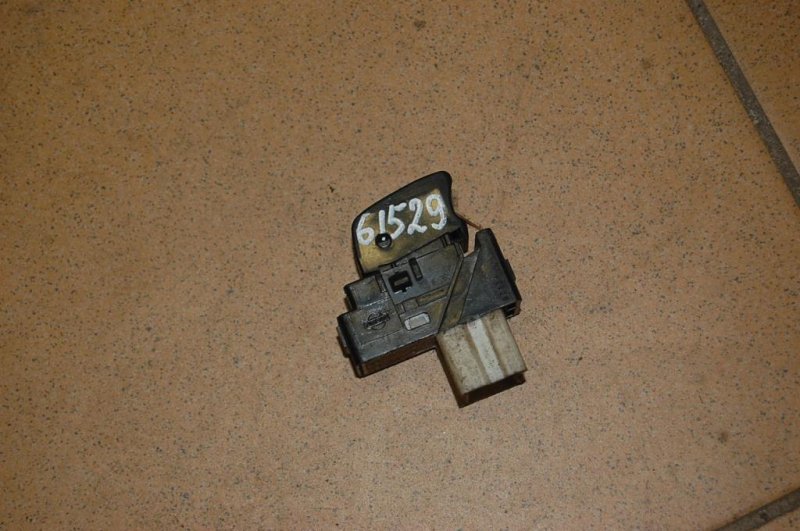 Кнопка стеклоподъемника SUBARU FORESTER SG 02-07 83071SA160 Б/У