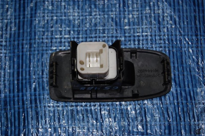 Кнопка стеклоподъемника PAJERO 99-06