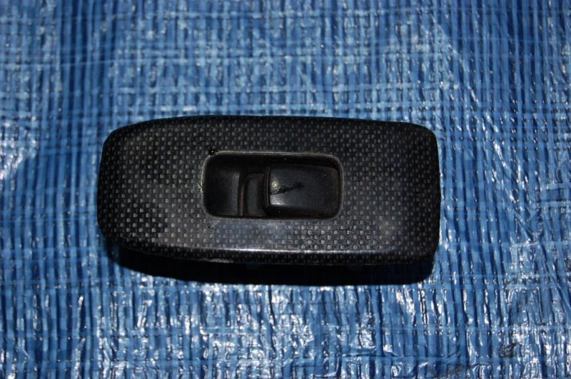 Кнопка стеклоподъемника MITSUBISHI PAJERO 99-06 MR445659 Б/У