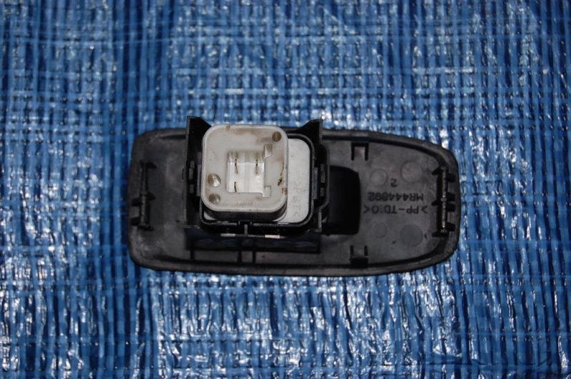 Кнопка стеклоподъемника PAJERO 99-06