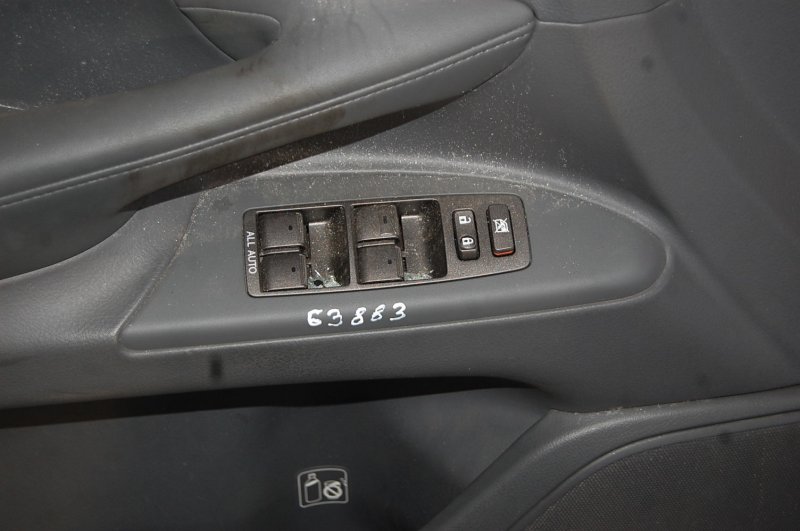 Запчасть блок управления стеклоподъемниками передний левый LEXUS LX570 07-15 Б/У Блок управления стеклоподъемниками передний левый LEXUS LX570 07-15 Б/У