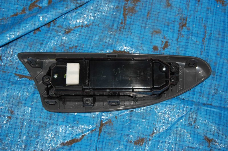 Блок управления стеклоподъемниками передний левый LEXUS LX570 07-15 Блок управления стеклоподъемниками передний левый LEXUS LX570 07-15