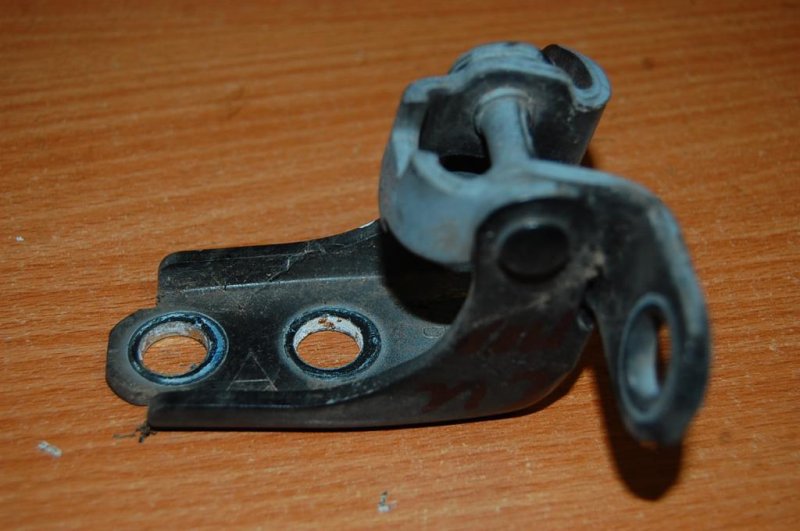 Петля двери верхняя передняя левая ACCORD CU8 / TSX 08-14 Петля двери верхняя передняя левая ACCORD CU8 / TSX 08-14