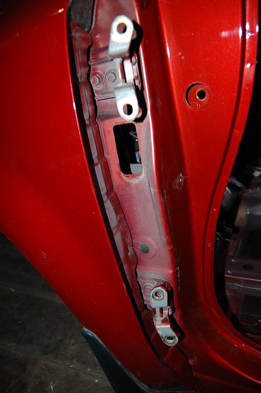 Петля двери верхняя передняя левая NISSAN MURANO Z50 02-07 Петля двери верхняя передняя левая NISSAN MURANO Z50 02-07