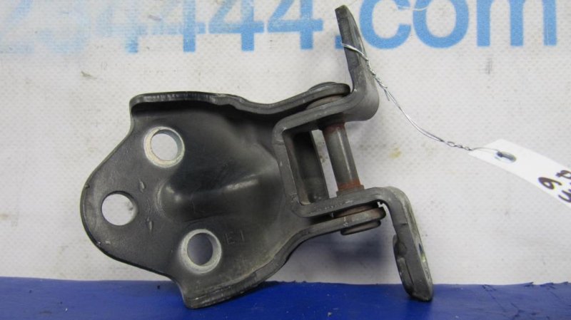 Петля двери нижняя передняя левая MITSUBISHI PAJERO SPORT 96-09 Петля двери нижняя передняя левая MITSUBISHI PAJERO SPORT 96-09