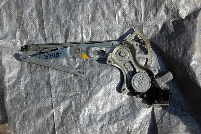 Стеклоподъемник передний левый TOYOTA RAV4 05-12 69802-52080 Б/У