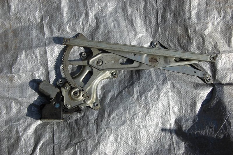 Стеклоподъемник передний левый RAV4 05-12