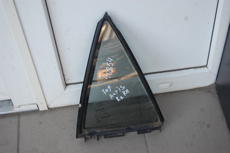 Запчасть стекло двери глухое заднее правое TOYOTA AURIS 06-12 Б/У Стекло двери глухое заднее правое TOYOTA AURIS 06-12 Б/У