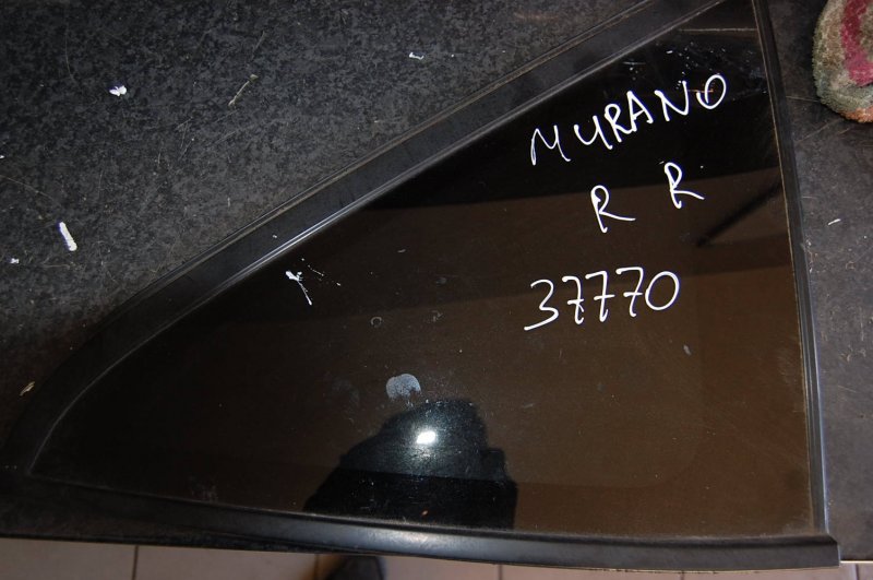 Стекло в кузов заднее правое NISSAN MURANO Z50 02-07 83300-CB800 Б/У