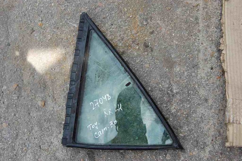 Стекло двери глухое заднее правое TOYOTA CAMRY 30 02-06 68123-AA010 Б/У
