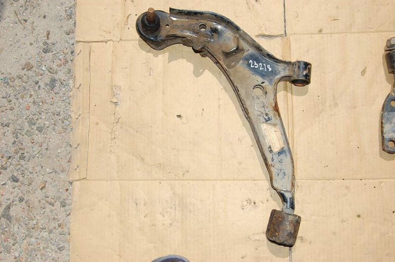 Запчасть рычаг передней подвески нижний передний левый NISSAN MAXIMA A32 94-99 Б/У Рычаг передней подвески нижний передний левый NISSAN MAXIMA A32 94-99 Б/У