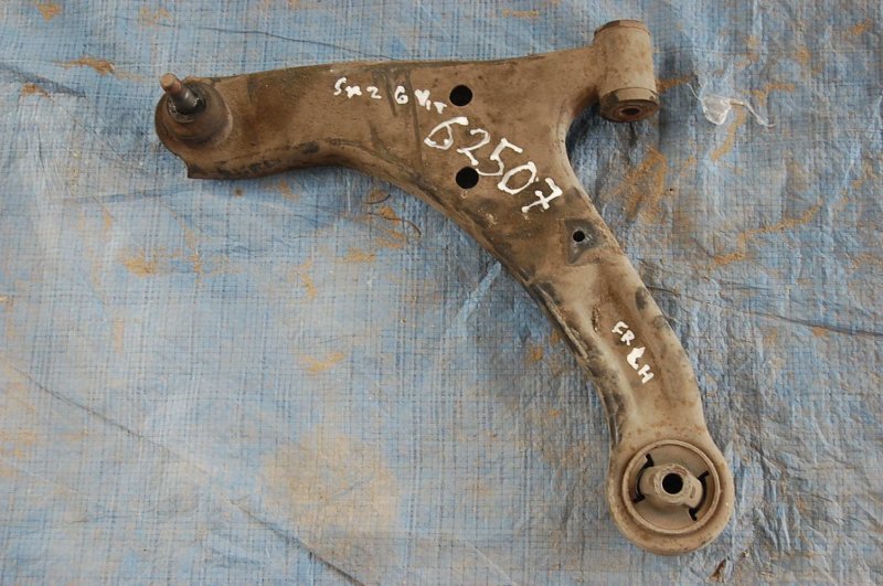 Рычаг передней подвески нижний передний левый SUZUKI GRAND VITARA 05-15 45202-65J00 Б/У