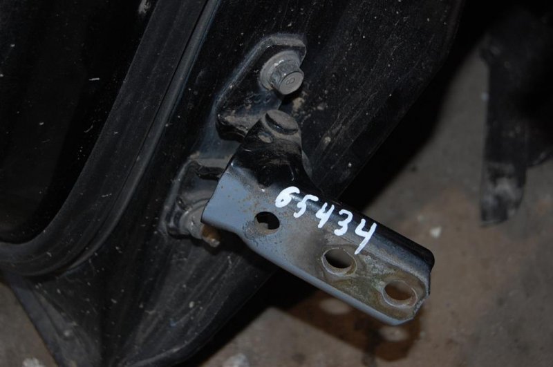 Петля двери задняя левая PAJERO 99-06