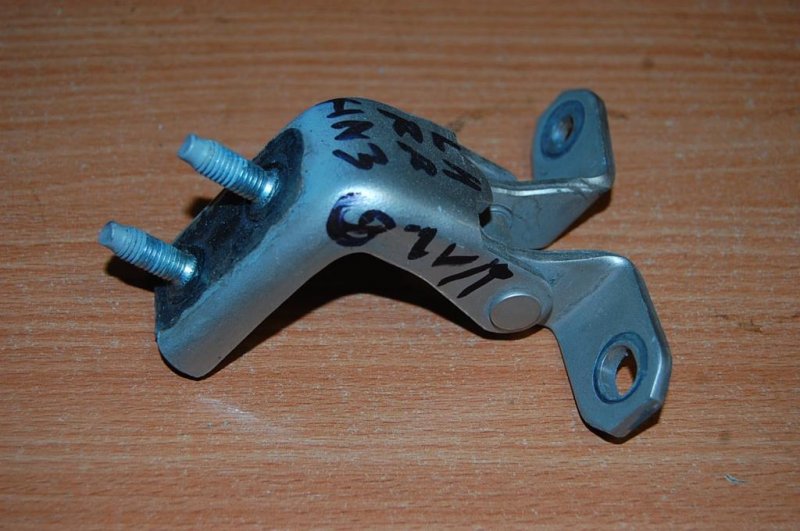 Петля двери нижняя задняя левая SUZUKI GRAND VITARA 05-15 Б/У