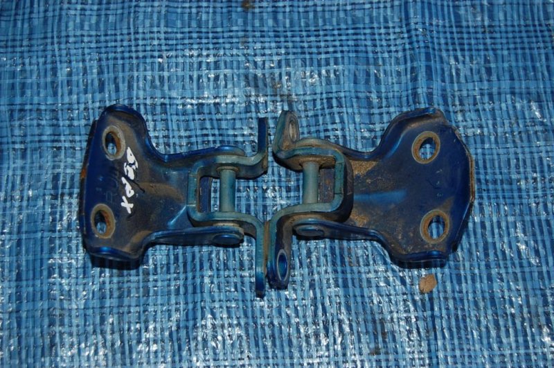 Петля двери IMPREZA 00-07 GD/GG