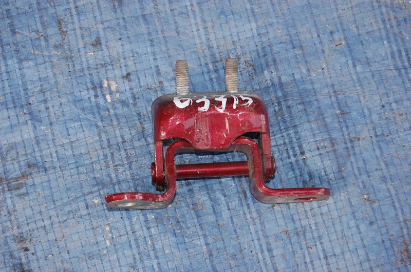 Петля двери верхняя задняя левая TOYOTA CAMRY 20 96-02 Б/У