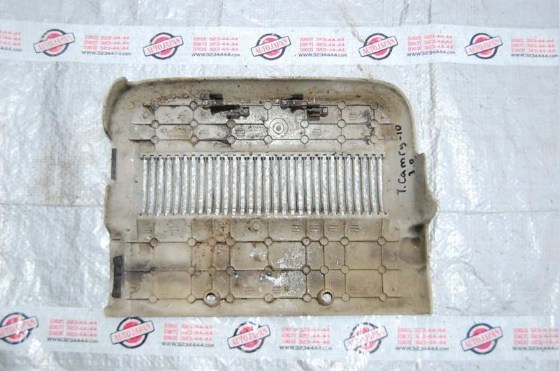 Запчасть накладка двигателя декоративная TOYOTA CAMRY 10 92-96 Б/У Накладка двигателя декоративная TOYOTA CAMRY 10 92-96 Б/У