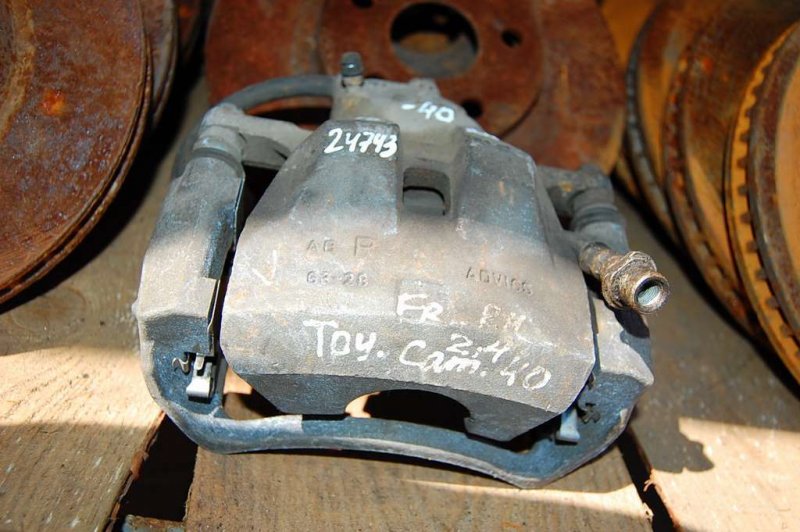 Суппорт тормозной передний правый TOYOTA CAMRY 40 06-11 47730-33340 Б/У