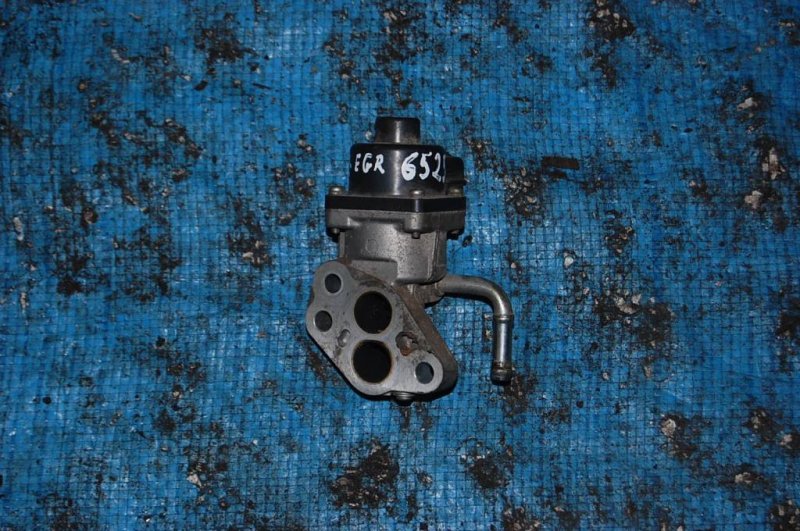 Запчасть клапан egr MAZDA 5 CR 05-10 LF01-20-300A Б/У Клапан EGR MAZDA 5 CR 05-10 LF01-20-300A Б/У