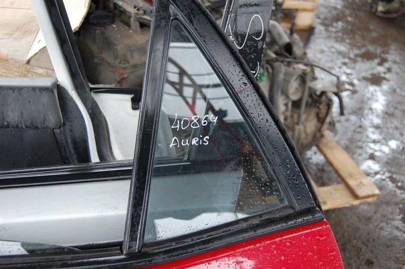 Запчасть стекло двери глухое заднее левое TOYOTA AURIS 06-12 Б/У Стекло двери глухое заднее левое TOYOTA AURIS 06-12 Б/У