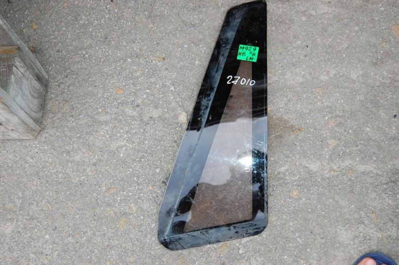 Стекло в кузов заднее левое MAZDA 929 HB 81-86 Б/У