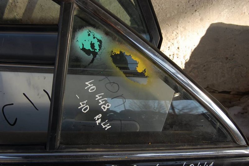 Стекло двери глухое заднее левое TOYOTA CAMRY 40 06-11 68124-33060 Б/У