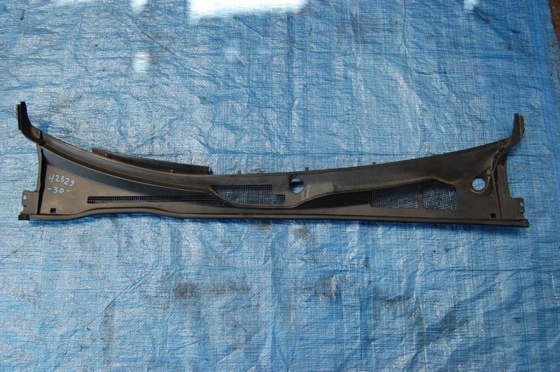 Пластик под лобовое стекло / Жабо TOYOTA CAMRY 30 02-06 Б/У