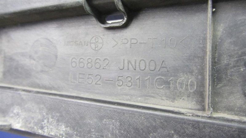 Пластик под лобовое стекло / Жабо TEANA J32 08-14