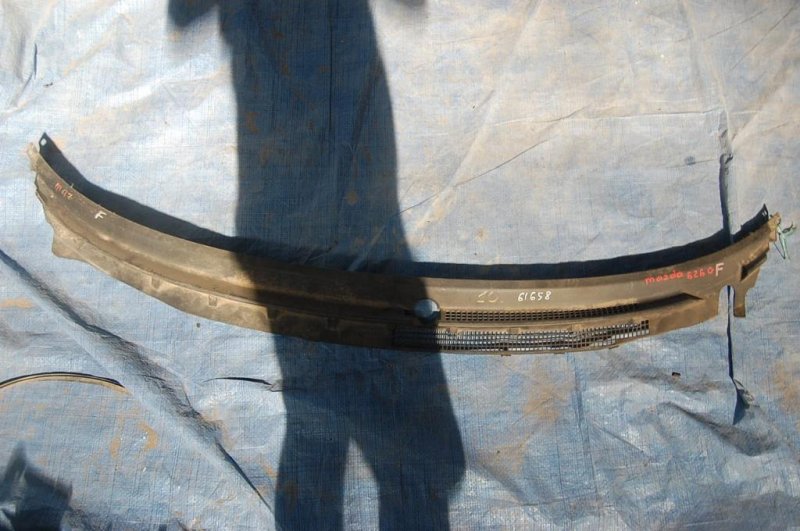 Пластик под лобовое стекло / Жабо MAZDA 626 GF 97-02 Б/У