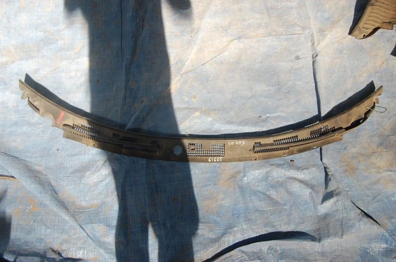 Пластик под лобовое стекло / Жабо MAZDA XEDOS 6 X6 (CA) 92-98 CA06-50-7S0C Б/У