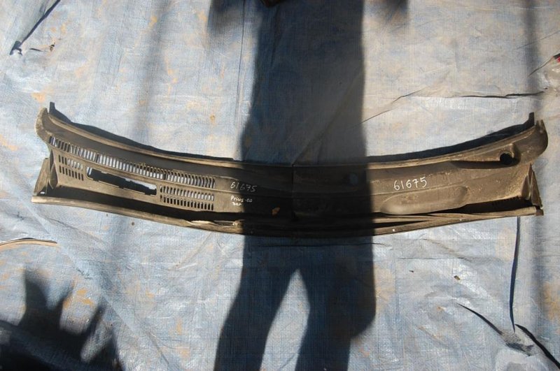 Запчасть пластик под лобовое стекло / жабо TOYOTA PRIUS - 20 03-11 Б/У Пластик под лобовое стекло / Жабо TOYOTA PRIUS - 20 03-11 Б/У