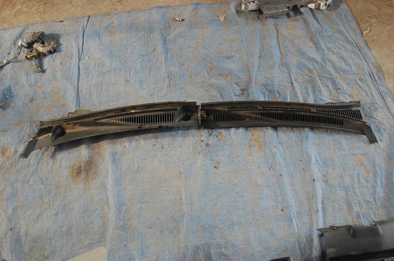 Пластик под лобовое стекло / Жабо левый SUZUKI GRAND VITARA 05-15 Б/У