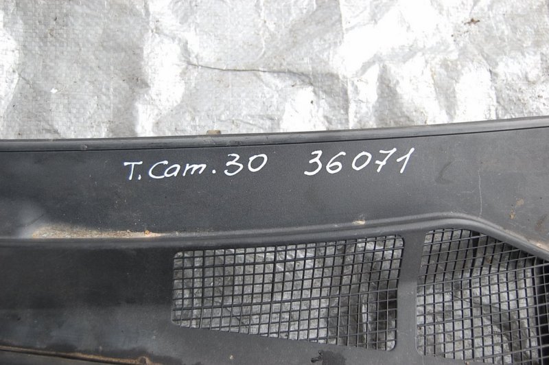 Пластик под лобовое стекло / Жабо CAMRY 30 02-06