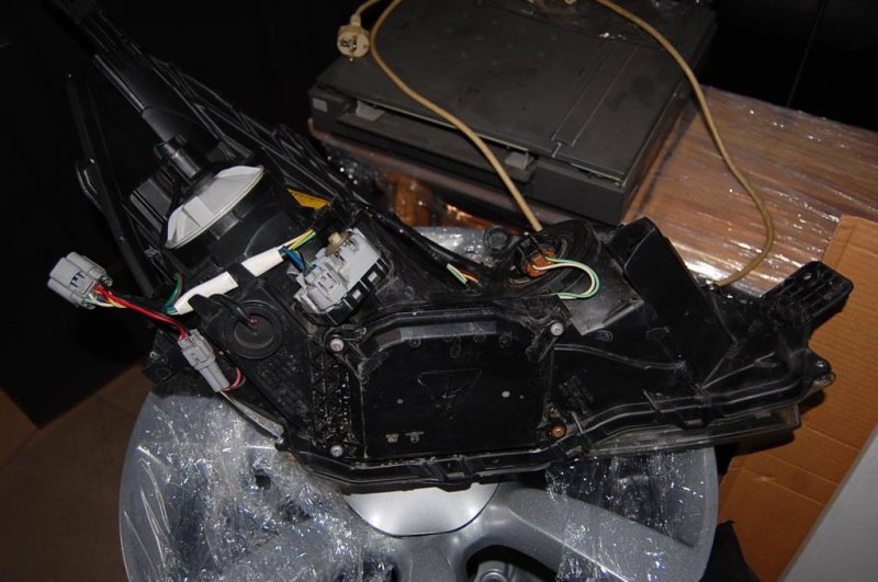 Фара передняя левая SUBARU LEGACY 09-15 BM