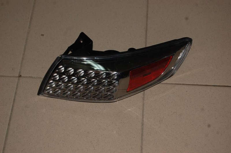 Фонарь наружный задний правый INFINITI FX S50 03-08 26554-CL60D новая