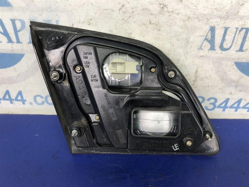 Фонарь внутренний задний правый NISSAN MAXIMA A33 99-02