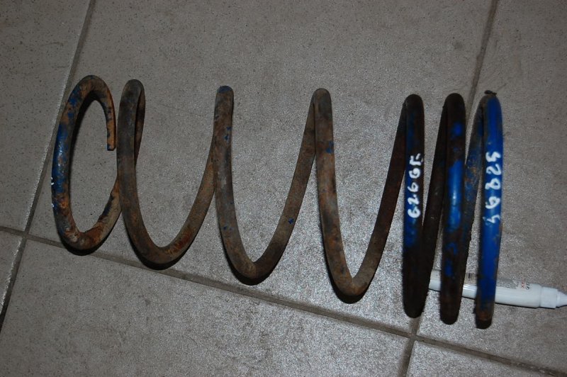 Запчасть пружина задней подвески MAZDA 626 GE 91-97 Б/У Пружина задней подвески MAZDA 626 GE 91-97 Б/У